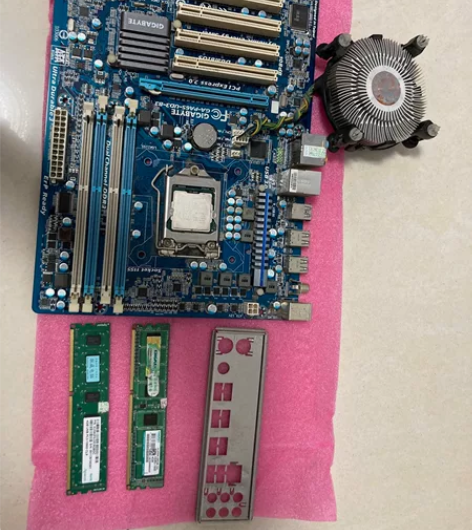 技嘉主板，Intel i7 2688  8...