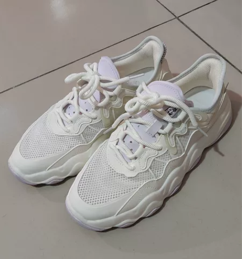 安踏后浪女鞋,40码,穿着两次,超级新哦。...