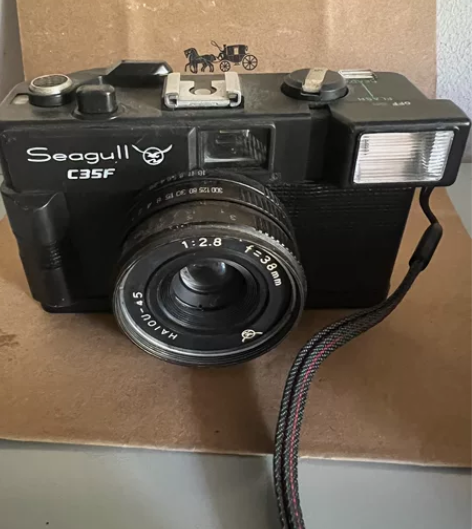 海鸥C35F古董相机一台，适合当摆件/收藏...