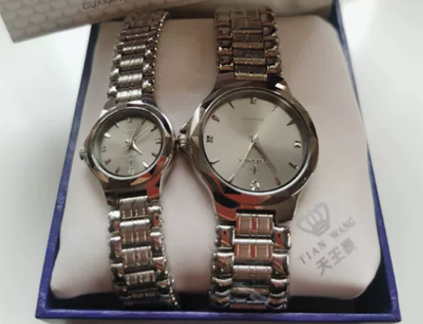 天王情侣对表！石英表，全新！ 感兴趣的话点...