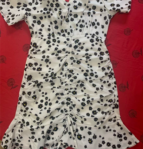 法式复古小雏菊清新碎花裙新款收腰显瘦不规则...