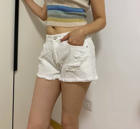 白色牛仔短裤 均码 夏日清凉 消暑必备 很...