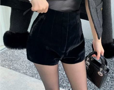 短裤女秋冬2021新款百搭黑色高腰显瘦丝绒...