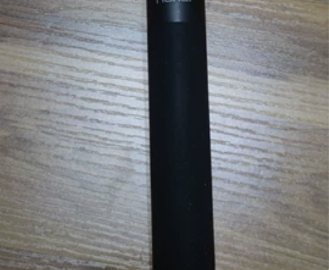 出个荣耀自拍杆，用的少，成色不错，耳机接口...