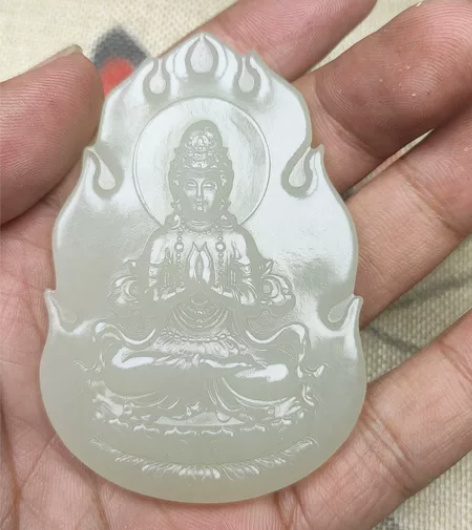 新疆和田玉火焰款双手合十玉雕挂件牌子 感兴...