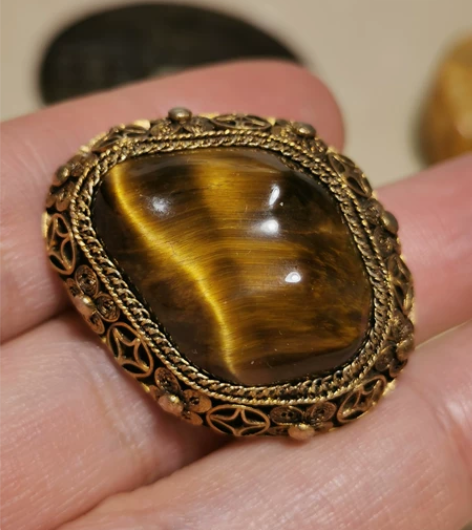 民国胸针，银鎏金，品相保存完好，虎睛石，猫...