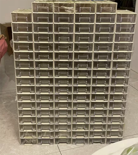 收纳盒100个,拼好的基本全新 感兴趣的话...
