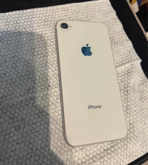 自用98新银白色iPhone8日版256g...