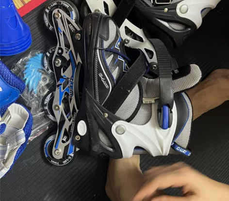 ?溜冰鞋儿童全套装男女旱冰鞋小孩防护单排轮...