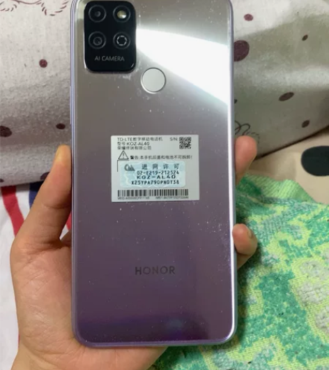 九成新手机，荣耀play5T，内存8128...