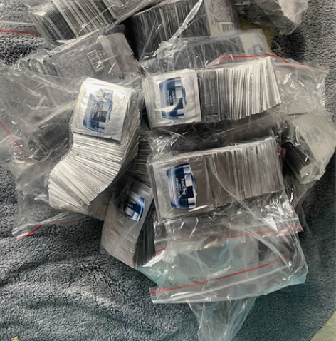 兰蔻新版发光眼霜小样1ml 全场包邮，正品...