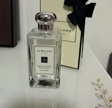 祖马龙小苍兰味道  家里香水多 免税店购入...