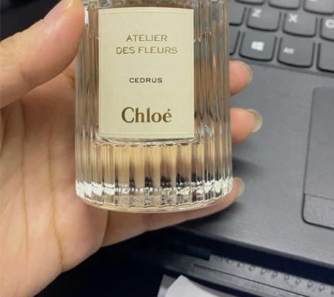 日上免税店搞活动购买的香水，感觉不是很喜欢...