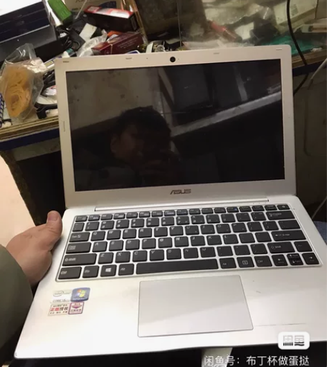 华硕笔记本电脑。不开机坏的。屏幕完好。就一...