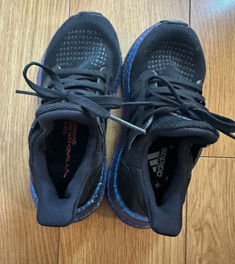 阿迪黑鞋 男童鞋 运动鞋 男童跑步鞋99新...