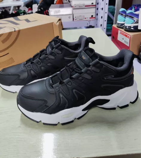 361°男加绒运动鞋41码 全新正品，专柜...
