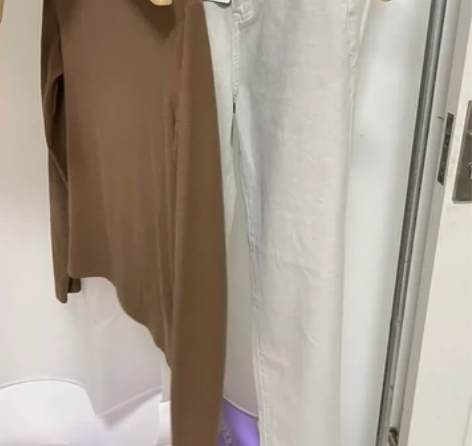 咖色打底灰色牛仔裤 一套全新低价出 裤子S...