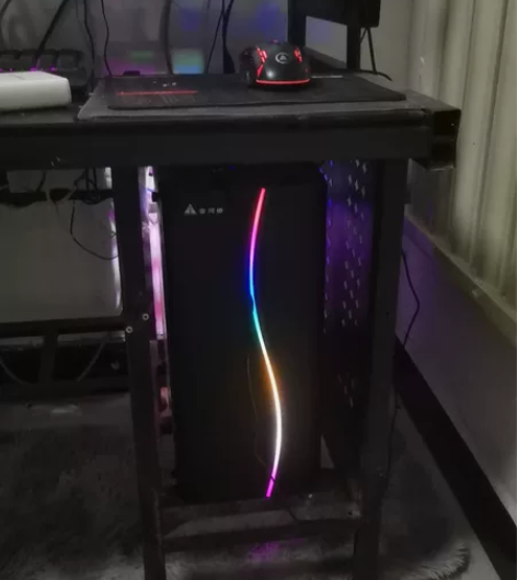 出售电脑主机一个 带电源线 网线等 给钱就...