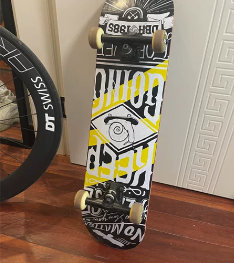 DBH双翘滑板 八新 没有练过动作，大学时...