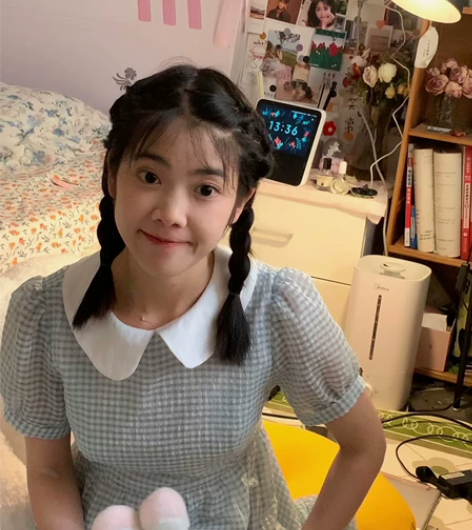 夏日晚餐 淡黄/淡蓝格子连衣裙  感兴趣的...