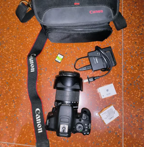 ?佳能700d单反相机套机18-135mm...