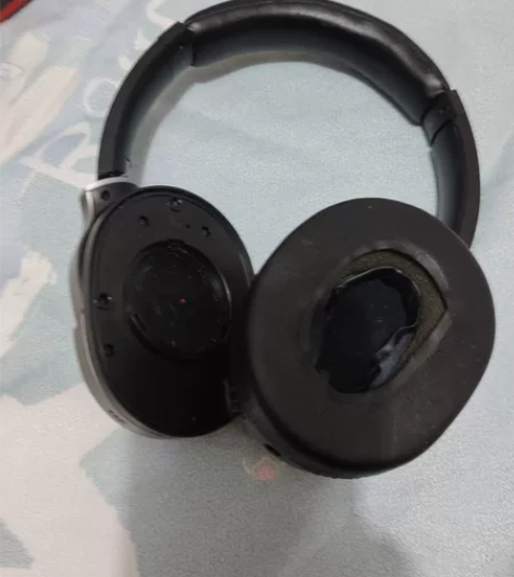 出一台漫步者头戴式耳机。成色品相看图片，实...