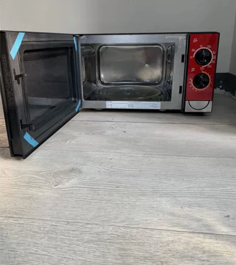 搬家了，将正在使用的格兰仕微波炉转让给有需...