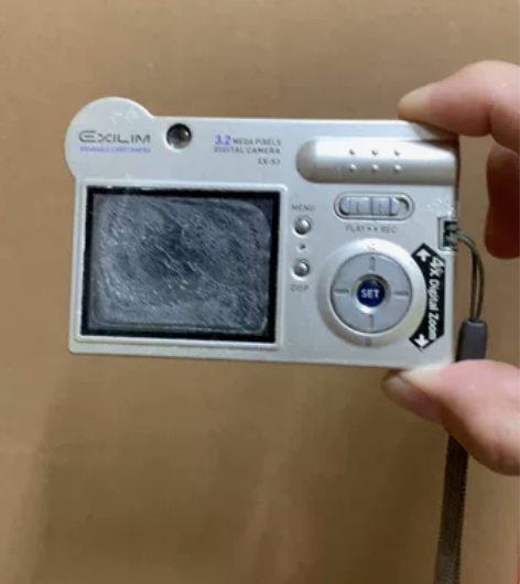 卡西欧EX-S3相机。屏幕严重老化。没有电...