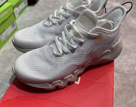 全新（36码）李宁女子潮流休闲鞋 货号ag...