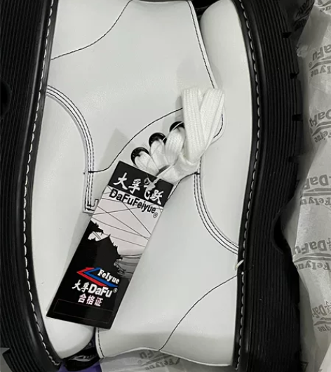 飞跃女鞋  马丁靴  白色马丁靴  全新未...