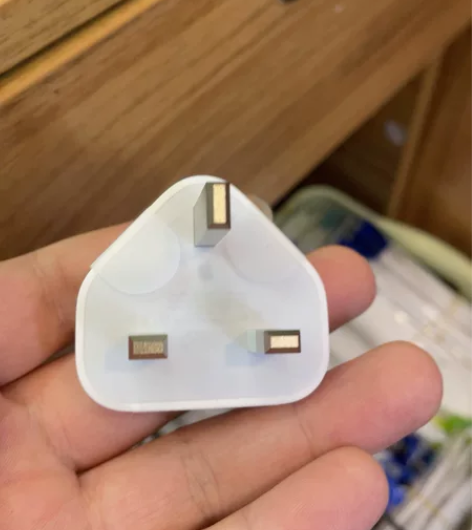 港版充电头，全新原装的，膜都没撕，便宜出 ...