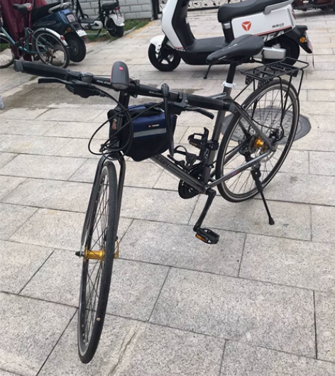 进口品牌公路赛车，成色如图，车况良好，正常...