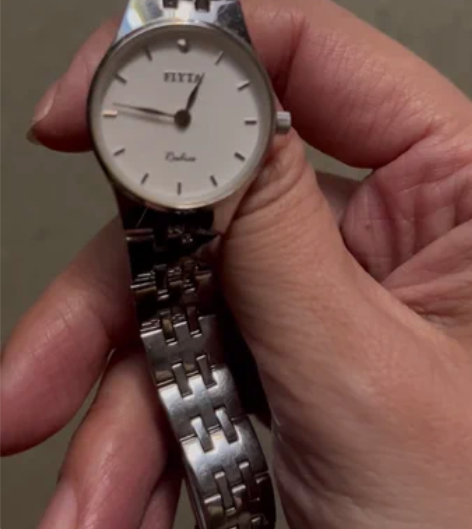 手表闲置很新没戴 飞亚达女士步步高专柜买的...