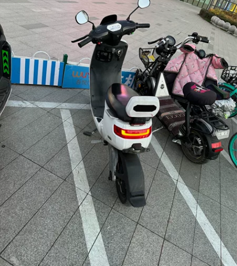 小牛电动48v16安锂电 续航30...