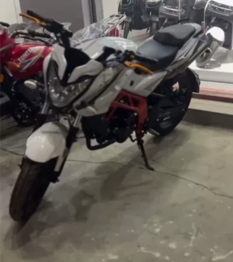 宝雕街车16年      250cc 感兴...
