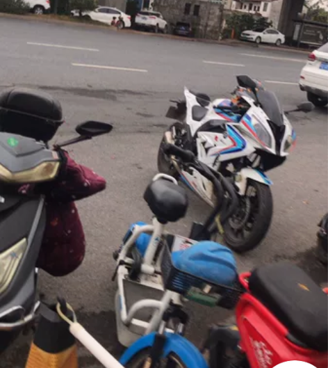 宝雕200cc摩托车朋友那里买来的，他一直...