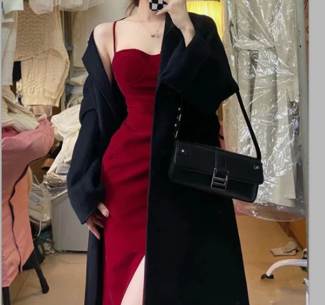 港风复古高级感红色丝绒裙收腰开叉吊带连衣裙...