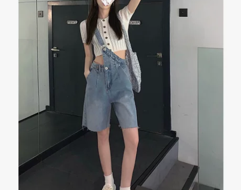 不规则单肩背带牛仔裤女夏季2022年新款高...