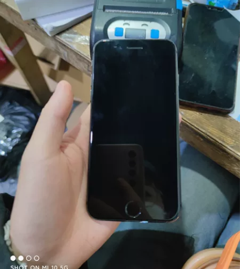 苹果8实价780全国包邮 苹果8刚换过电池...