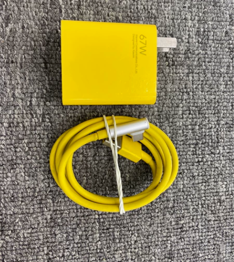 红米K40游戏增强版充电器数据线 成色如图...