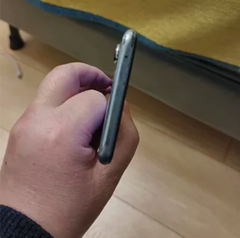 OPPO reno3 配置不祥，屏幕坏了，...