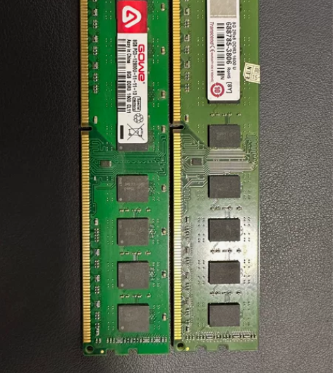 台式机内存8gddr3 1600一共有两条...