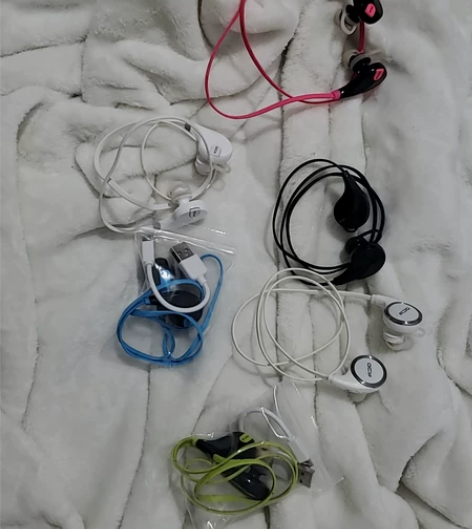 QCY - QY7和QY8蓝牙耳机。成色很...