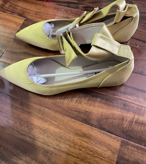 尖头平底单鞋 缎面的 全新 37码达芙妮店...