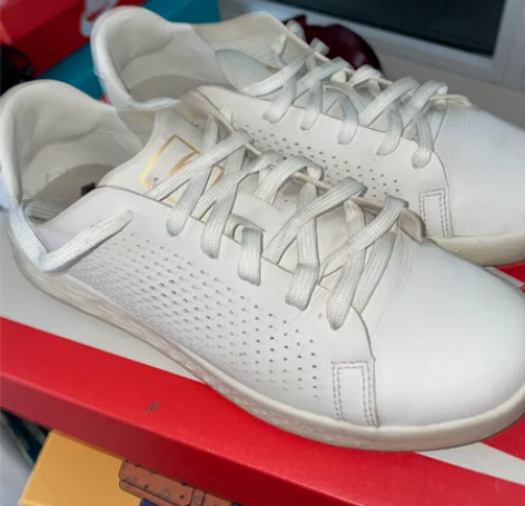 安踏小白鞋，内地包邮，线下实体店购入，绝对...