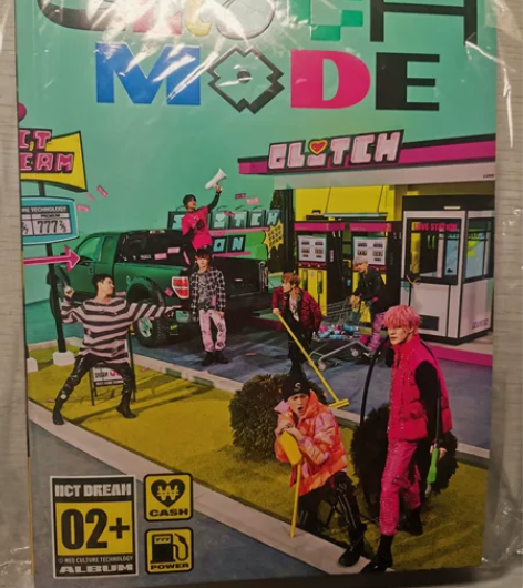 出NCT DREAM GLITCH MOD...
