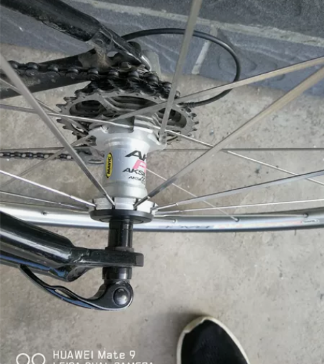 二手公路自行车。挥泪甩卖。原价6800元。...