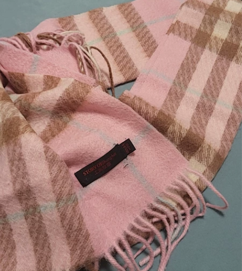 上海故事围巾一条全新 感兴趣的话点“我想要...