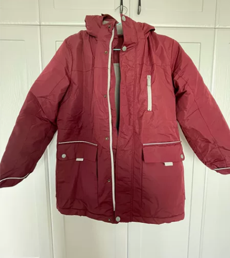 闲置小学生加厚冬季校服(几乎全新) 感兴趣...