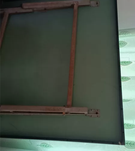 可折叠乒乓球台，台面尺寸1525*2640...